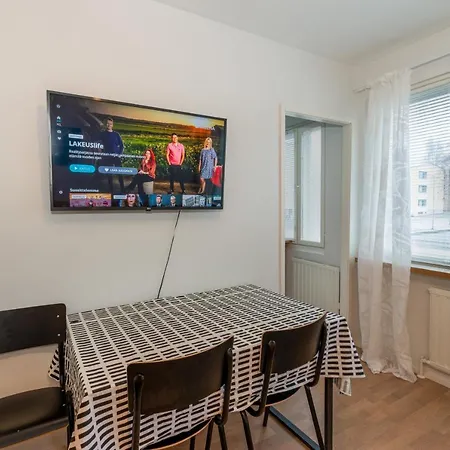 Renovated Bright Studio, Free Wifi, City Center Apartment Oulu