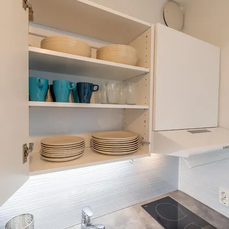 Apartment Renovated Bright Studio, Free Wifi, City Center *